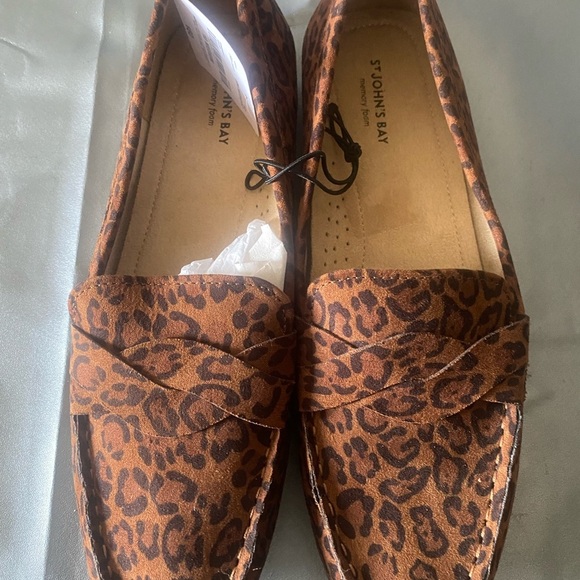 St. John's Bay Women's Leopard Print Loafers 10 - Picture 1 of 5